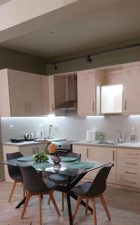 Peter'S Place Apartment Preveza Luaran gambar